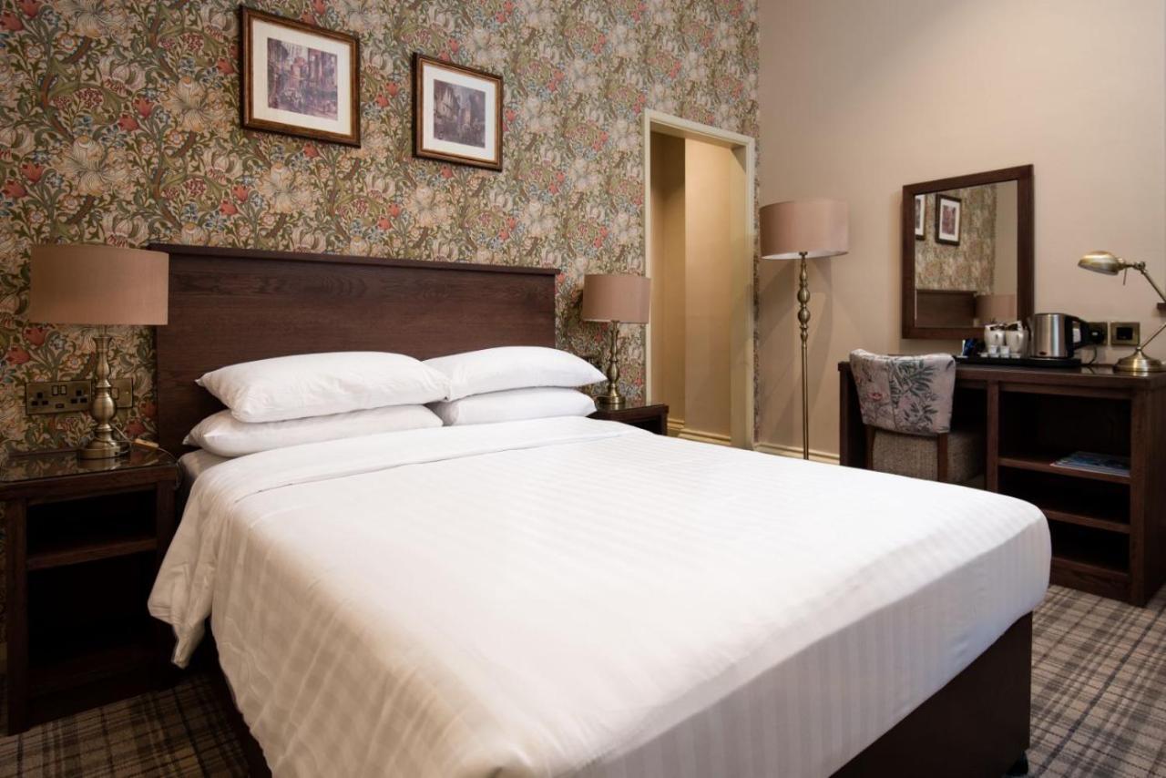 The Dean Court 4*