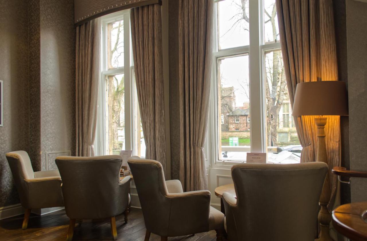 Hotel The Dean Court York