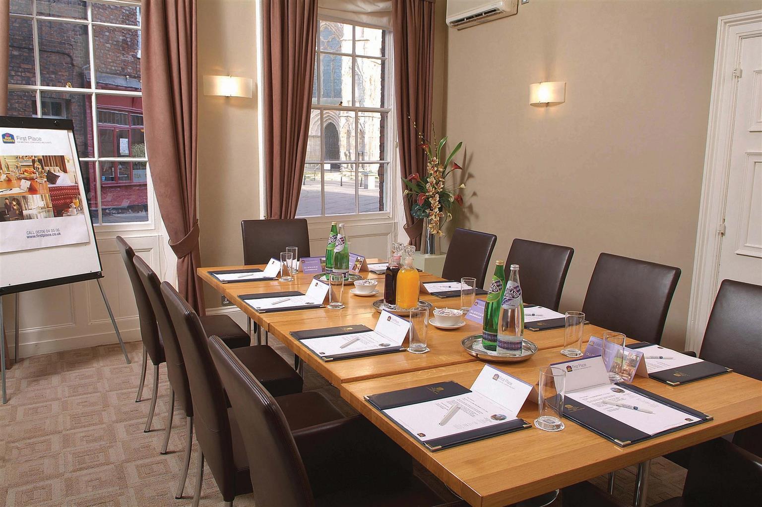 Hotel The Dean Court York