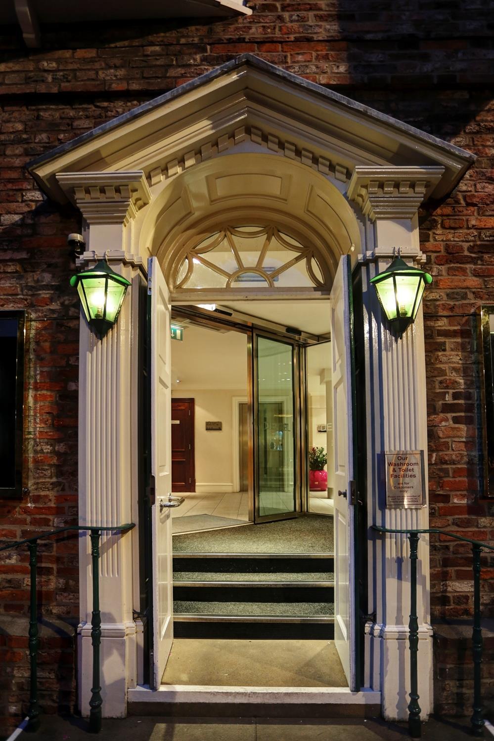 The Dean Court 4* York