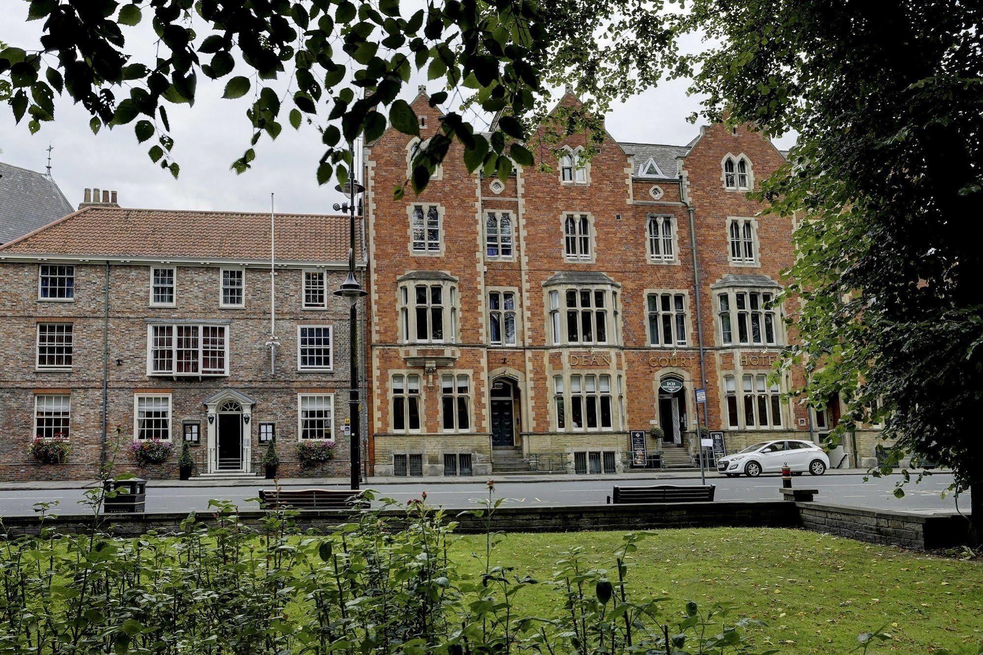 The Dean Court 4* York