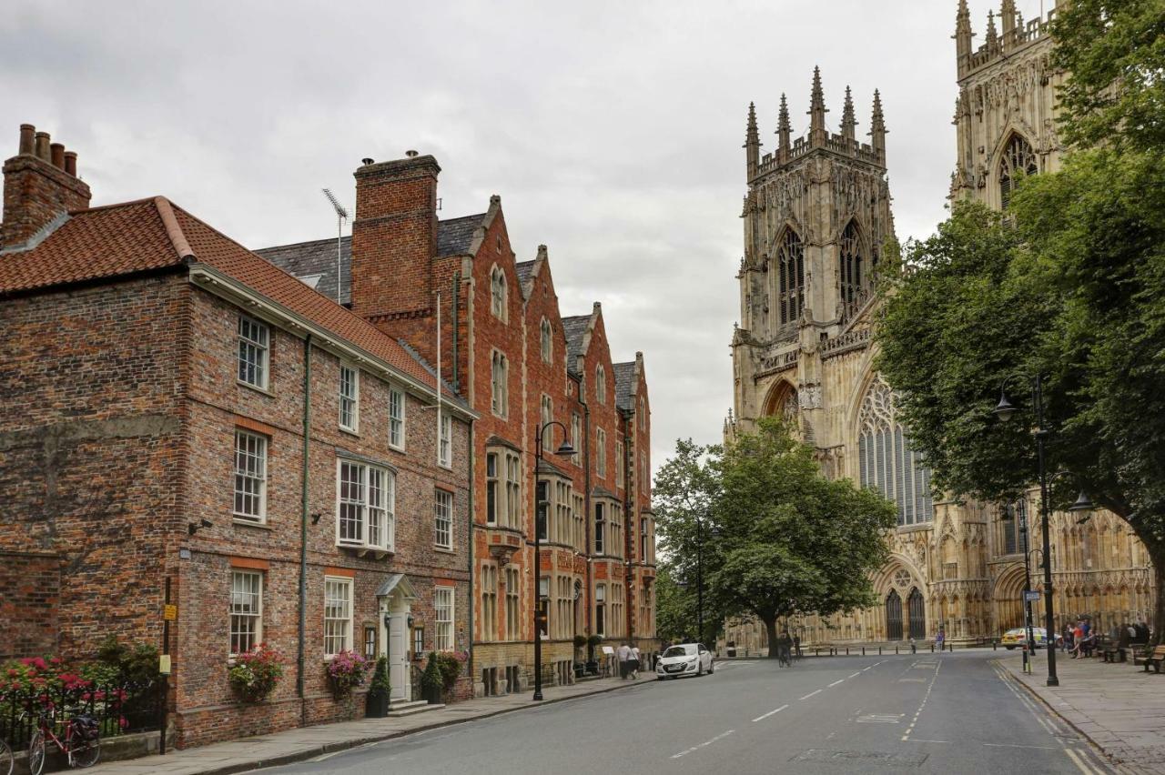 Hotel The Dean Court York